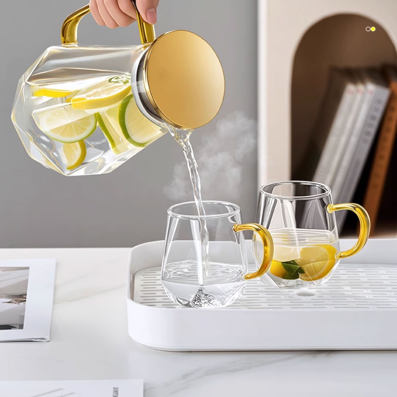 glass-pitcher glass-pitcher